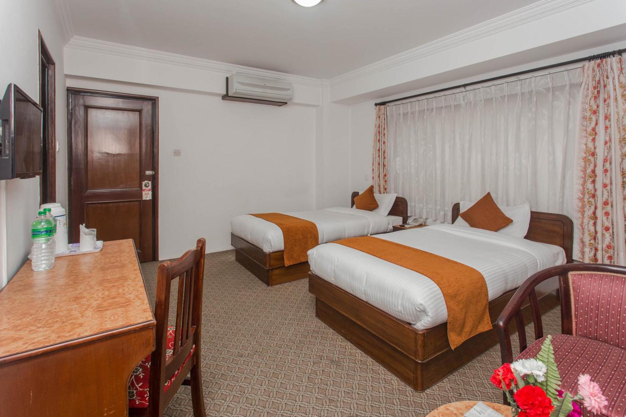 Fuji Hotel Kathmandu Exteriör bild